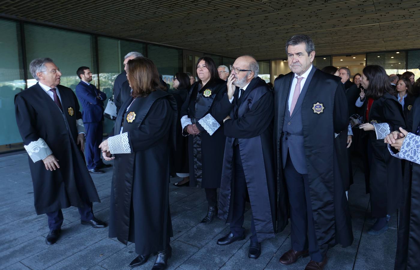 Fotos: jueces,fiscales, abogados....de Córdoba se concentran contra la amnistía pactada por Sánchez y Puigdemont