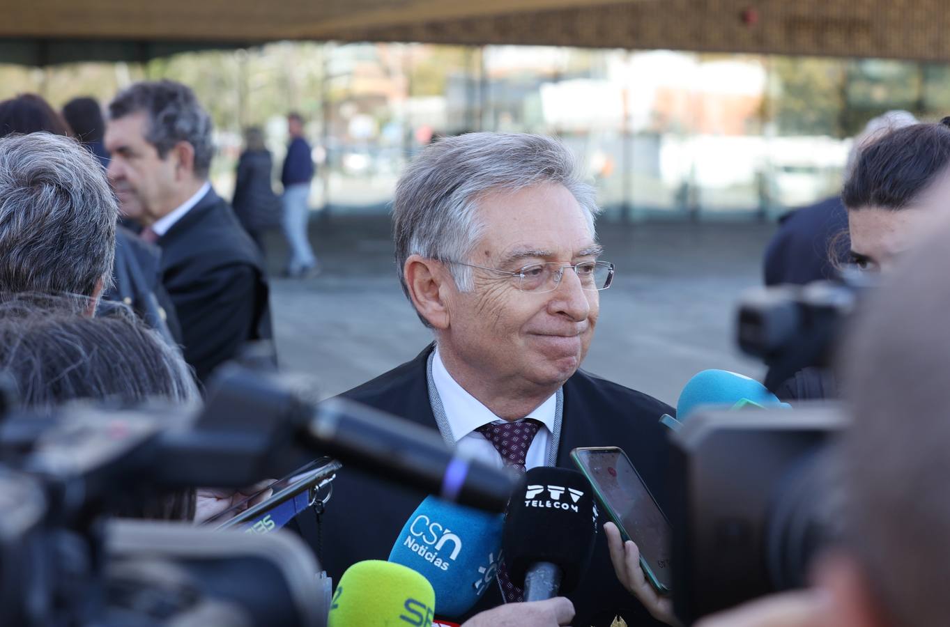 Fotos: jueces,fiscales, abogados....de Córdoba se concentran contra la amnistía pactada por Sánchez y Puigdemont