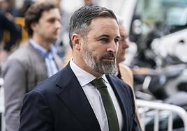 Vox se querella en el Supremo contra Sánchez por cohecho, usurpación de funciones y encubrimiento