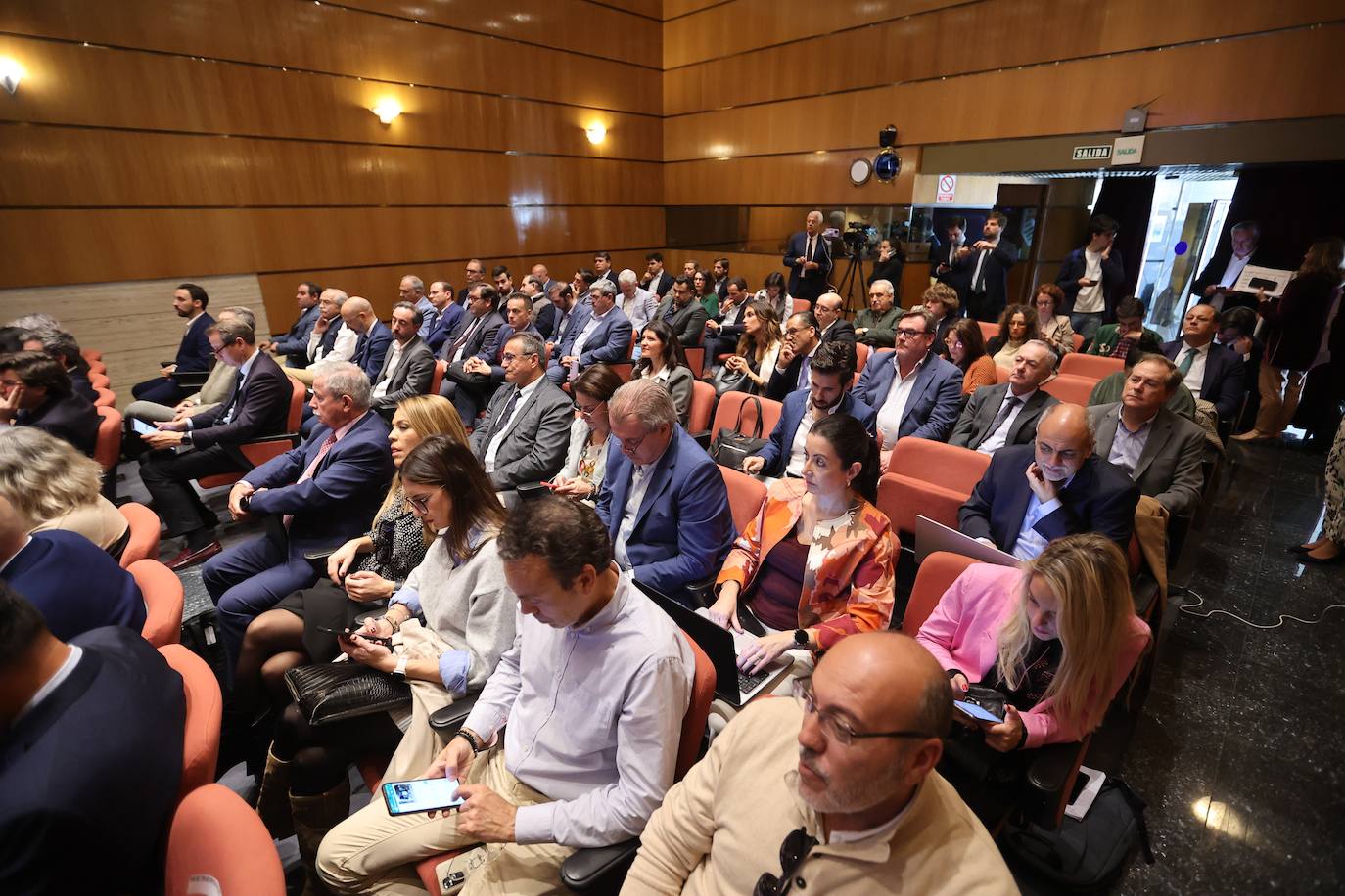 Fotos: Córdoba y la Base Logística del Ejército buscan inversores en Málaga