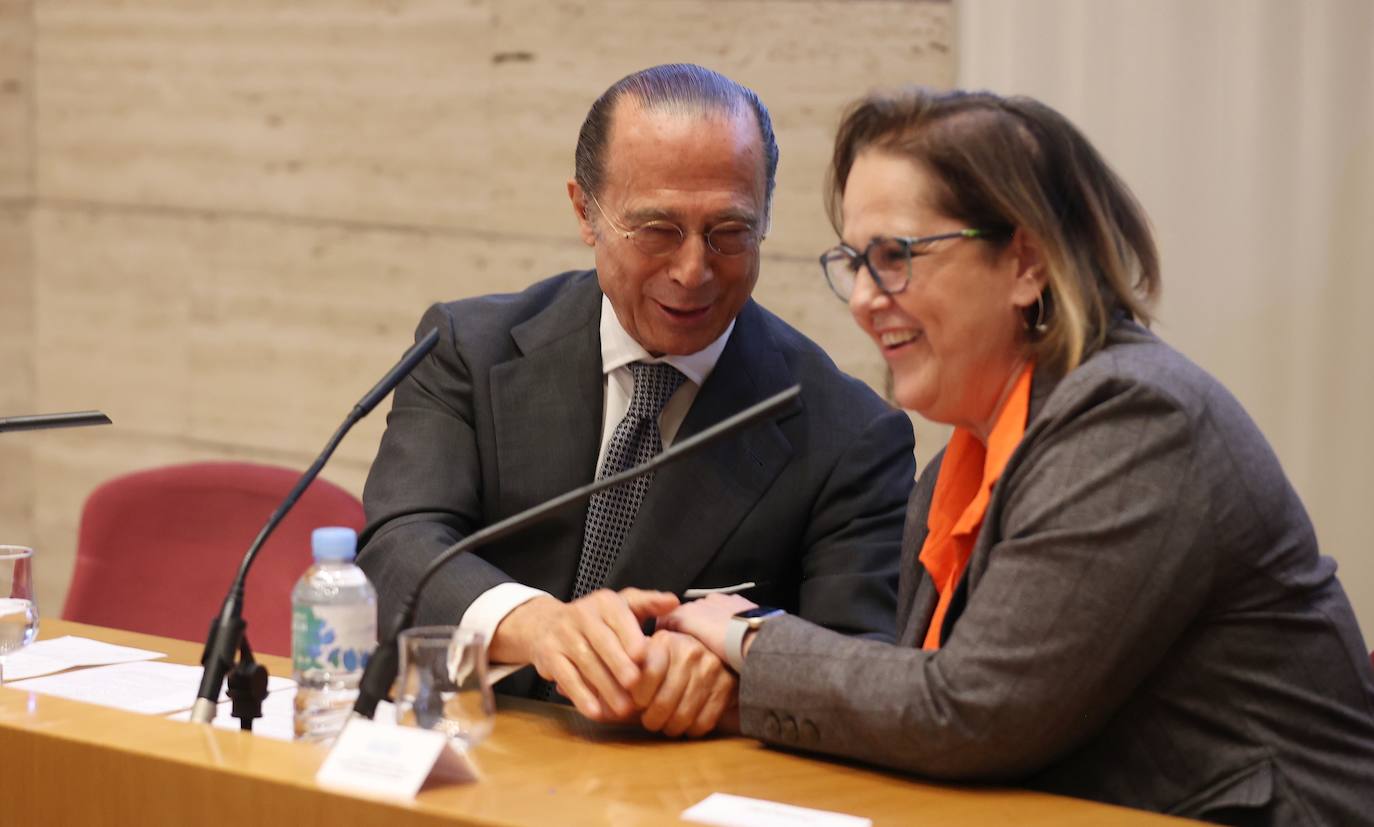 Fotos: Córdoba y la Base Logística del Ejército buscan inversores en Málaga