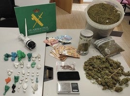 Desarticulan un punto de venta de droga en Villarrobledo, con 3.910 dosis de cocaína y marihuana incautados