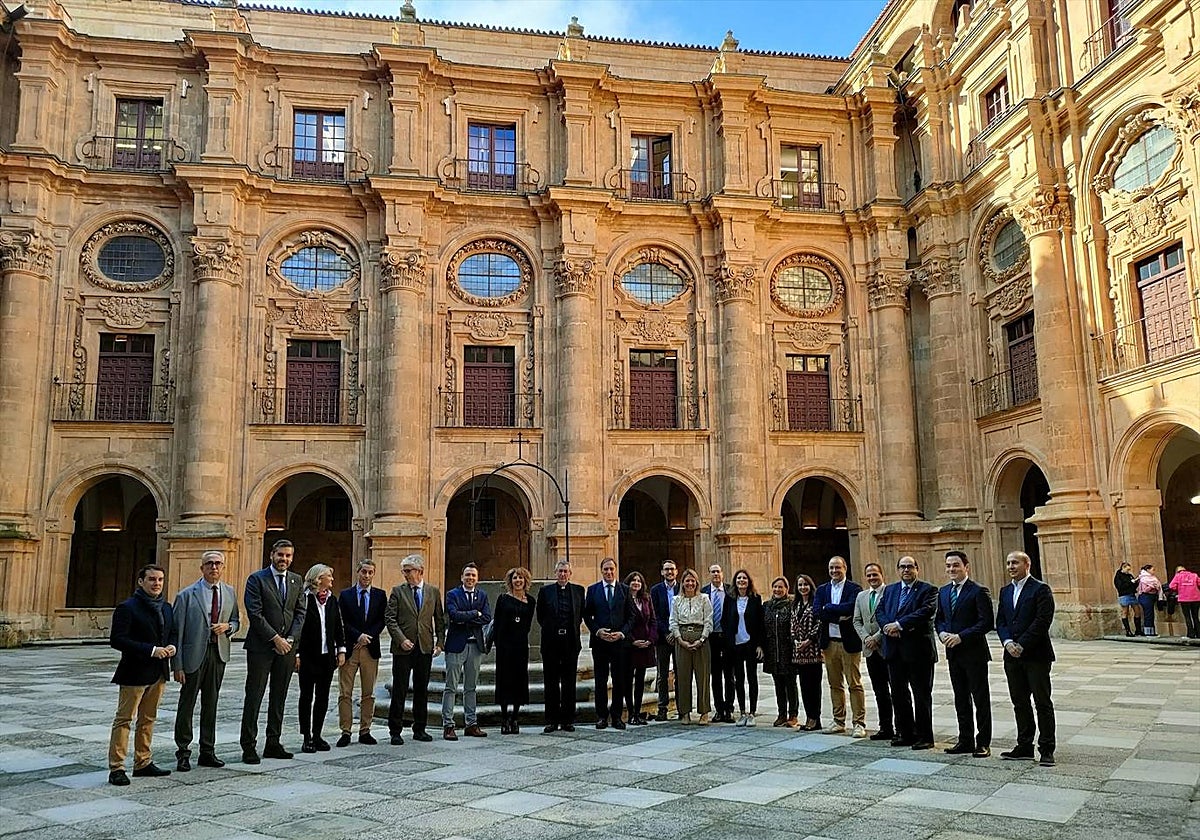 Equipos de gobierno en el Ayuntamiento de Salamanca y en la UPSA en la sede de la institución académica
