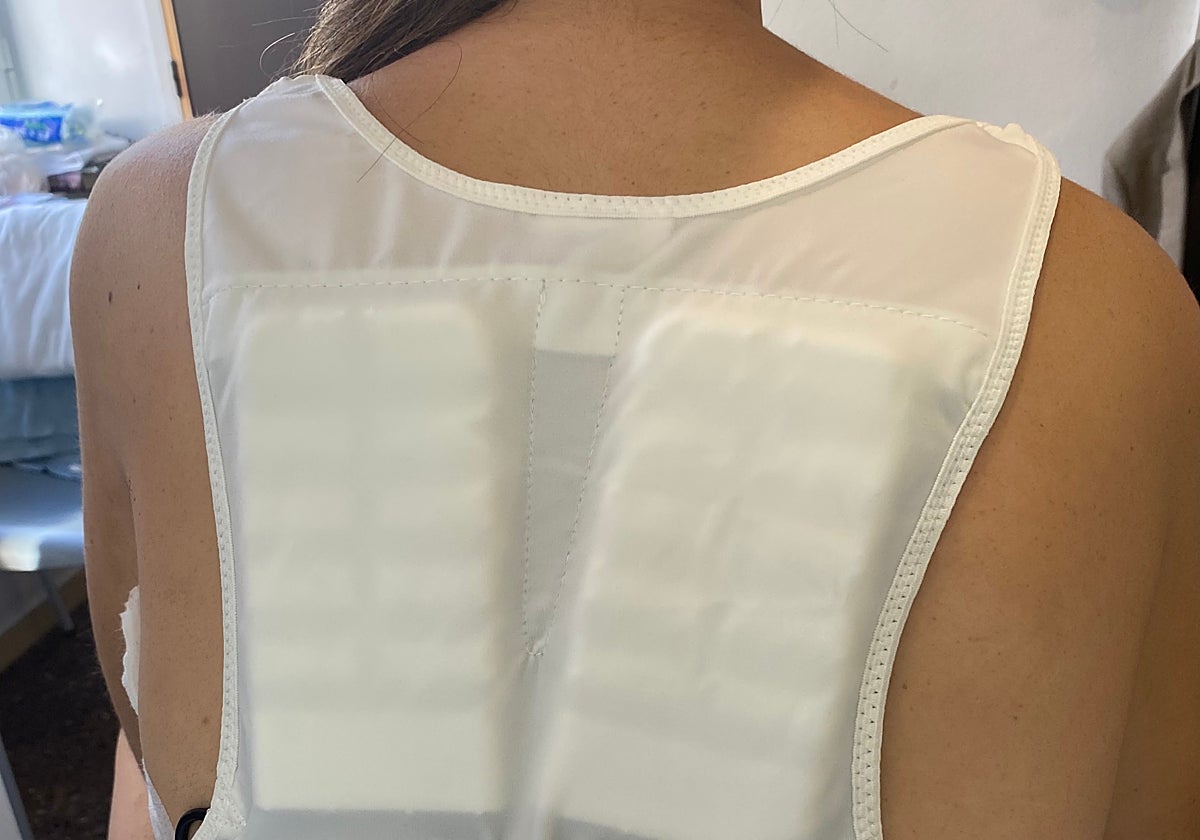 Imagen del chaleco desfibrilador utilizado por el Hospital Clínico de Valencia