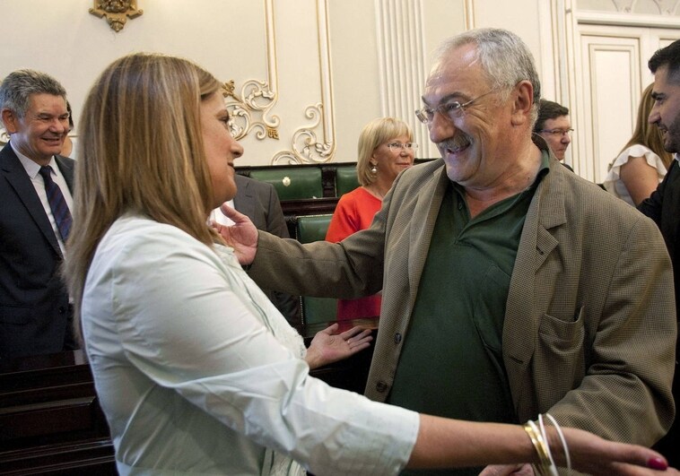 El portavoz del BNG, César Mosquera, con la anterior presidenta del Consejo Provincial, Carmela Silva