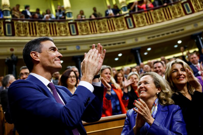 Pedro Sánchez tras ser investido presidente por mayoría absoluta