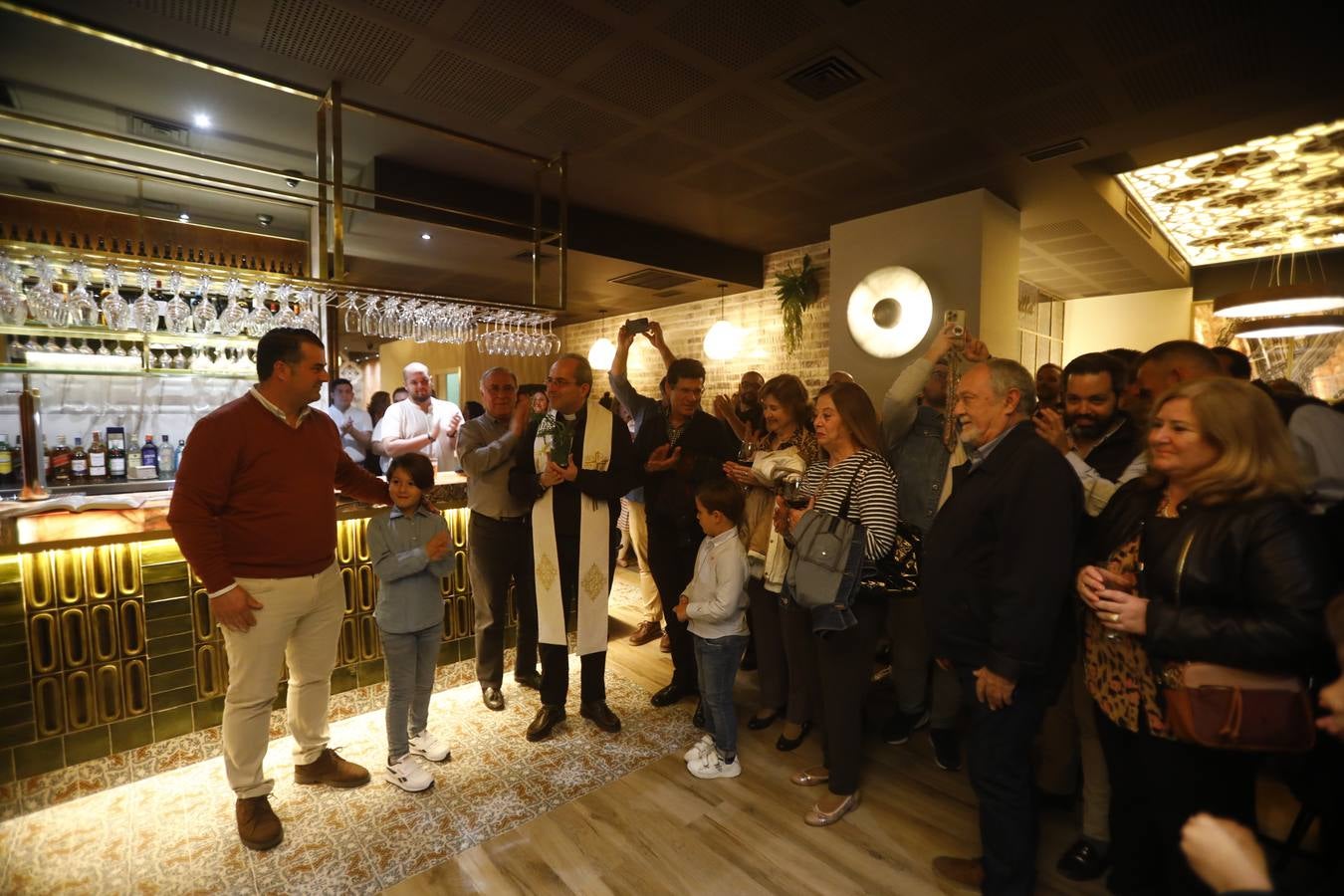 La esperada inauguración de la nueva Taberna la Bodeguilla, en imágenes