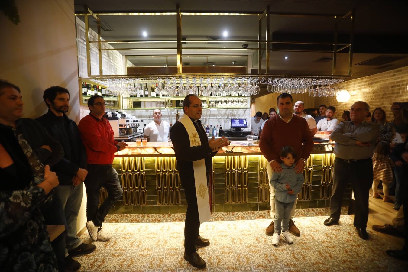 La esperada inauguración de la nueva Taberna la Bodeguilla, en imágenes