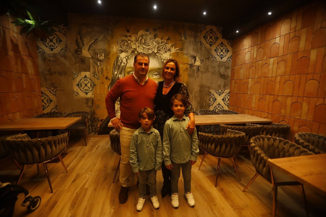 La esperada inauguración de la nueva Taberna la Bodeguilla, en imágenes