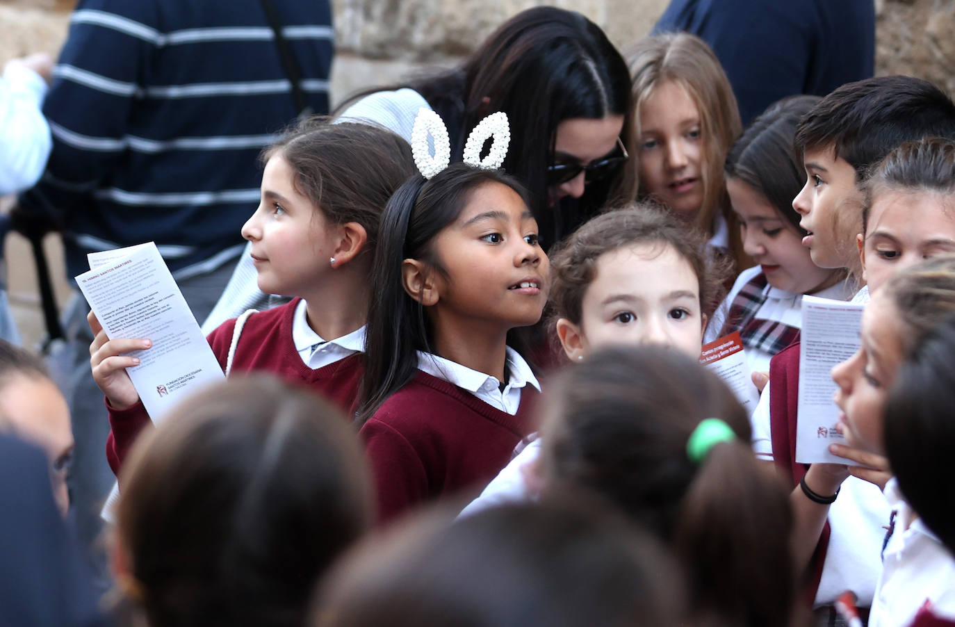 Fotos: la alegre procesión de San Acisclo y Santa Victoria por las calles de Córdoba