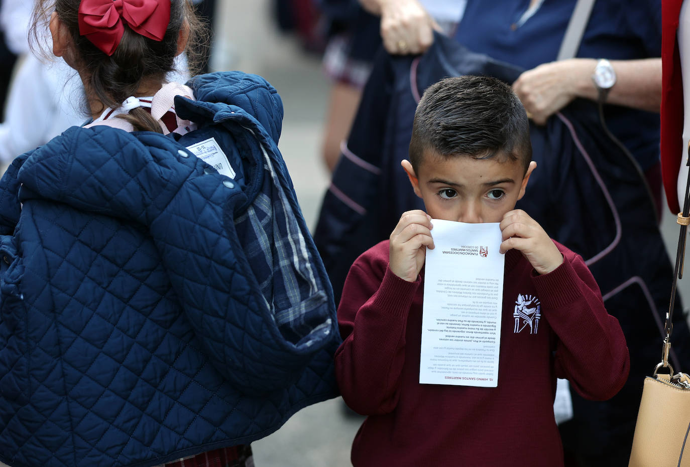 Fotos: la alegre procesión de San Acisclo y Santa Victoria por las calles de Córdoba