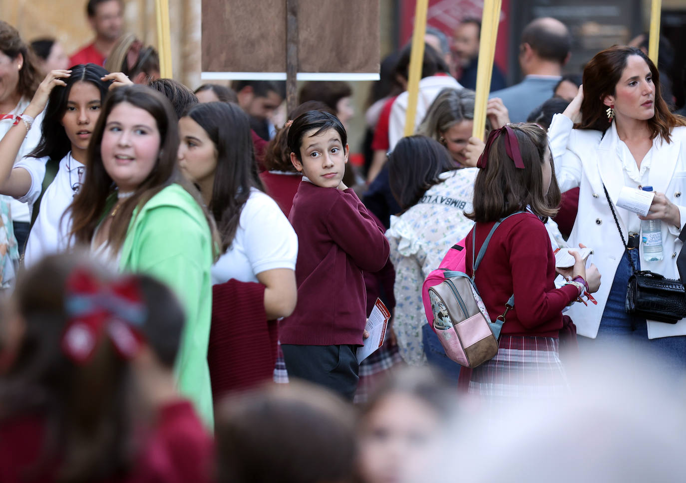 Fotos: la alegre procesión de San Acisclo y Santa Victoria por las calles de Córdoba