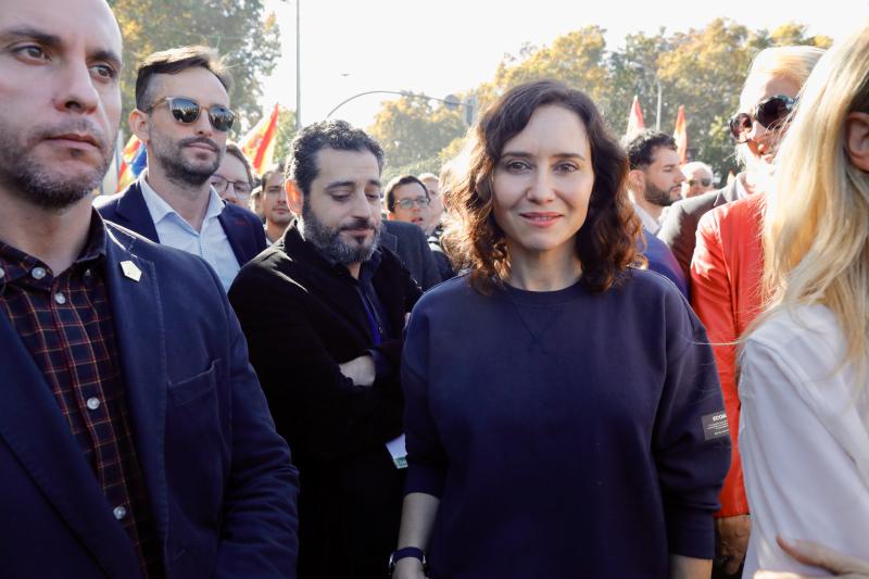 La presidenta de la Comunidad de Madrid, Isabel Díaz Ayuso, en la manifestación contra la amnistía en Cibeles