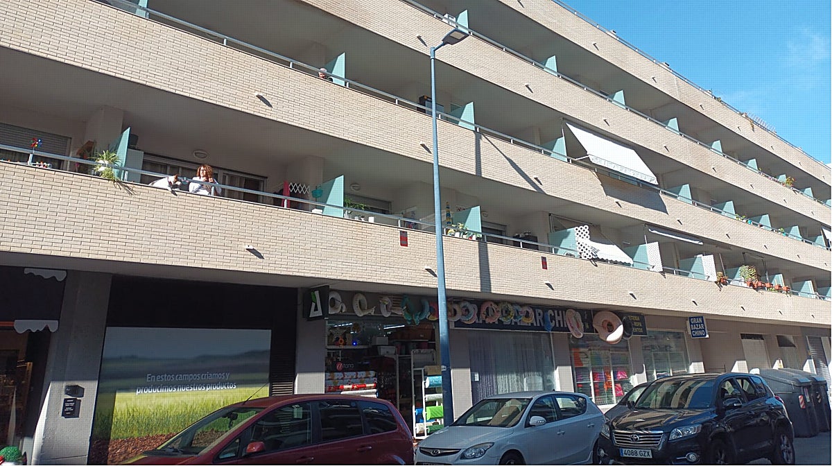 Edificio donde se ha ordenado el desalojo de 71 familias en Peñíscola (Castellón).