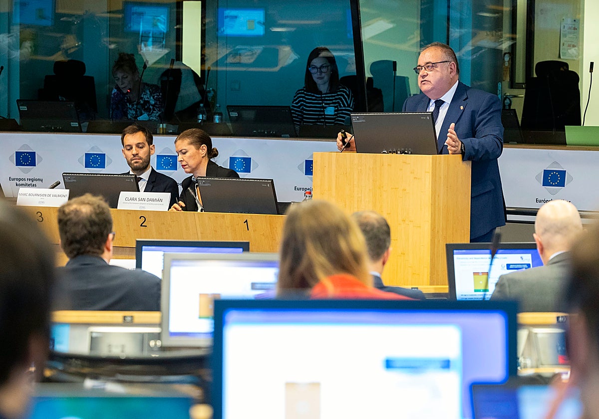 El consejero de Sanidad, Alejandro Vázquez, durante su intervención ante la Red Europea de Regiones con Desafíos Demográficos en Bruselas