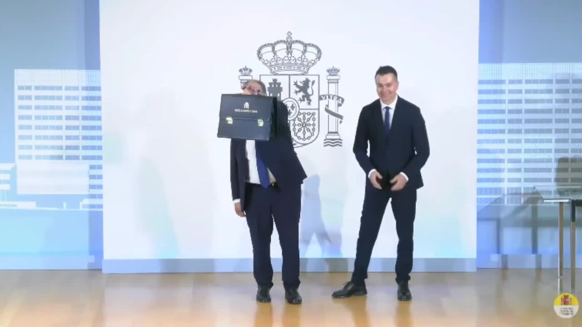 Héctor Gómez cede el testigo del ministerio de Industria a Jordi Hereu