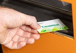 Cambio en los títulos de transporte de Barcelona por la T-Mobilitat: los billetes de cartón desaparecen