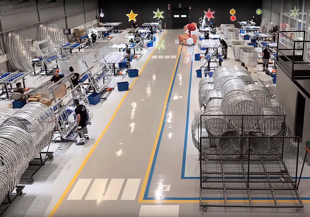 Fábrica de montaje de decoración navideña de Ilmex en Puente Genil