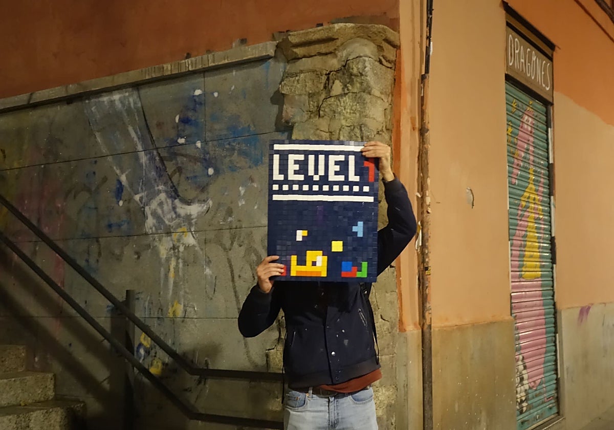 Basket of Nean, oculto tras una de sus creaciones