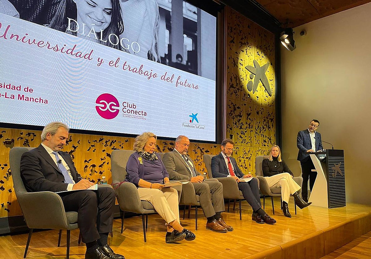 Momento del foro 'La Universidad y el trabajo del futuro'