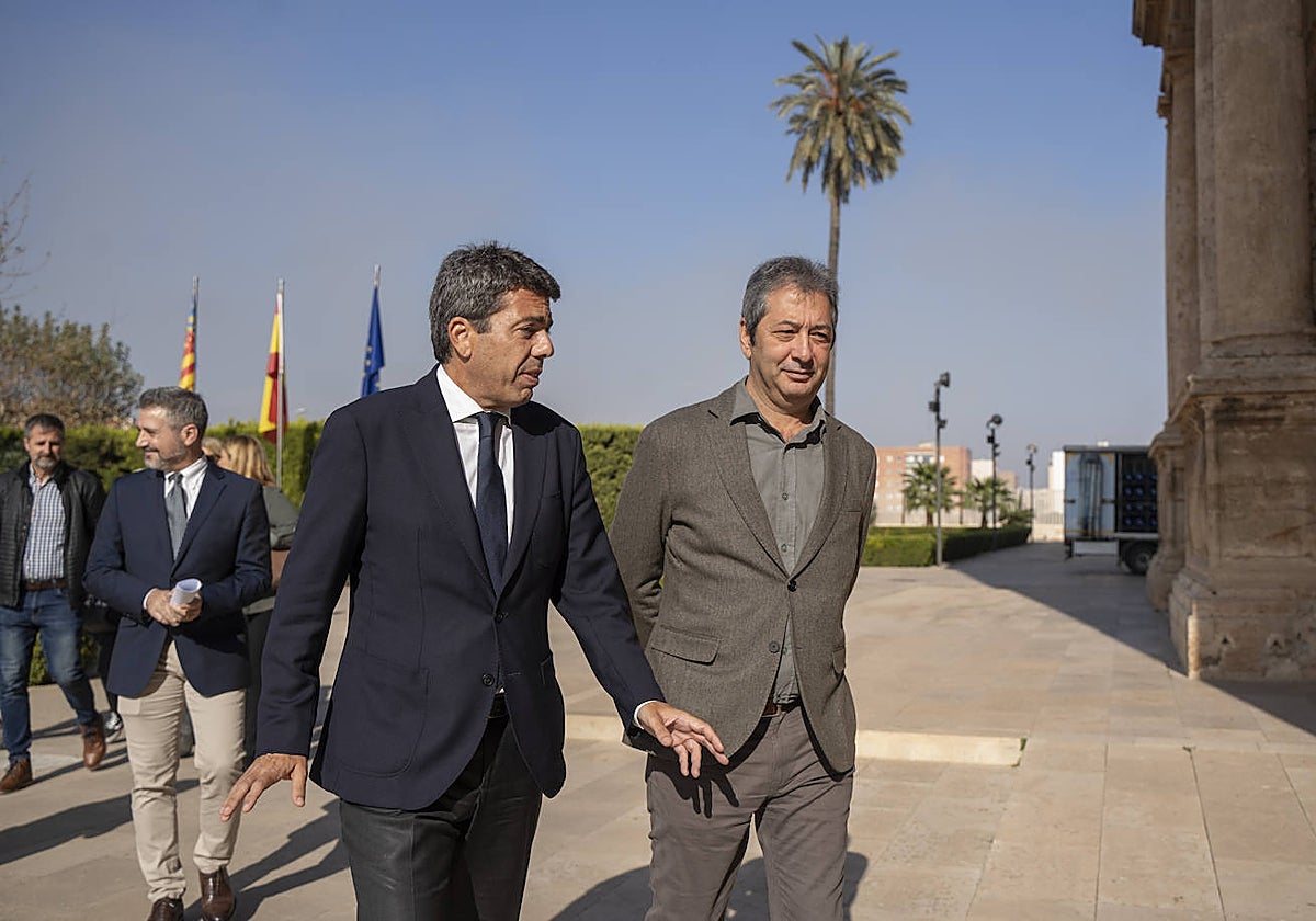 Imagen de archivo del presidente de la Generalitat Valenciana, Carlos Mazón (PP), y el vicepresidente y conseller de Cultura, Vicente Barrera (Vox)