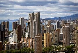 Los rascacielos de Benidorm, la ruta de vuelo más difícil del mundo para los drones