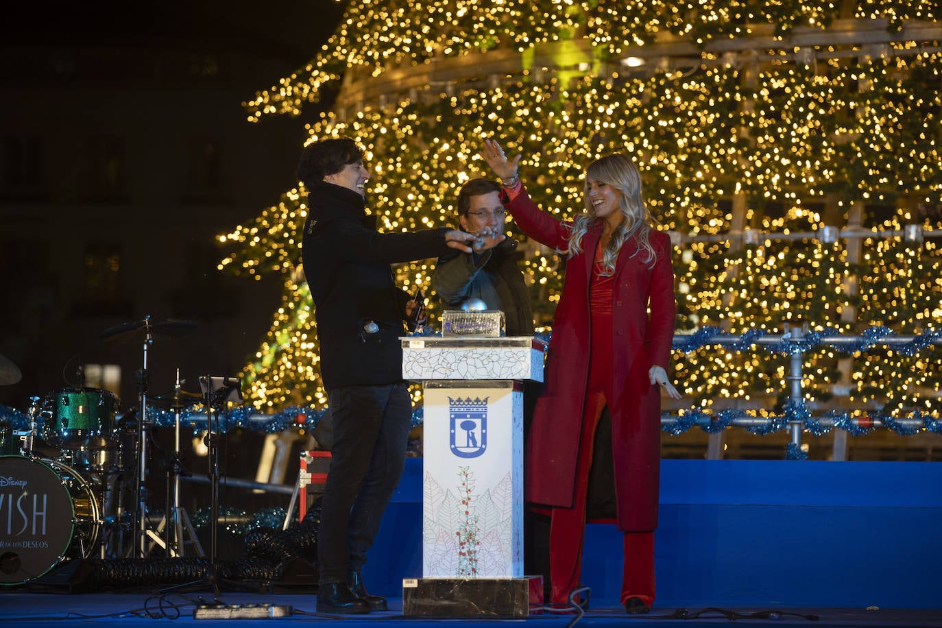 El alcalde de Madrid, José Luis Martínez-Almeida, tras encender las luces de Navidad 2023.