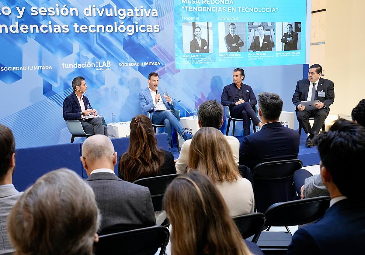 Imagen tomada durante la sesión divulgativa sobre tendencias tecnológicas de Fundación LAB Mediterráneo