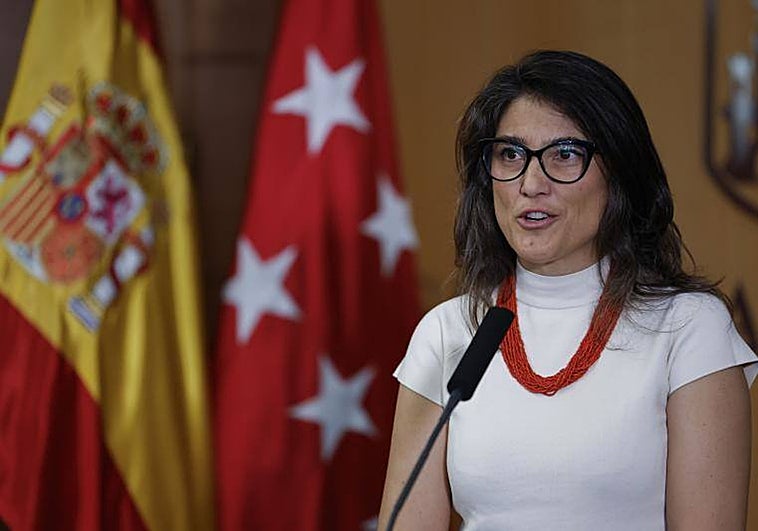 Ayuso a Bergerot, en su primer choque en la Asamblea: «Usted puede ser Más  Madrid que yo, pero más mujer, no»