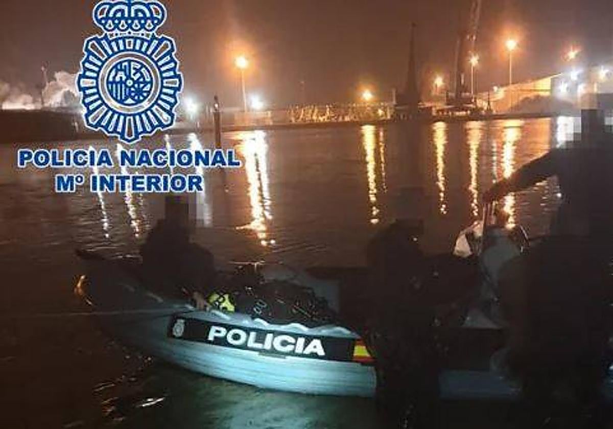La policía detienen a cuatro narcobuzos en Avilés