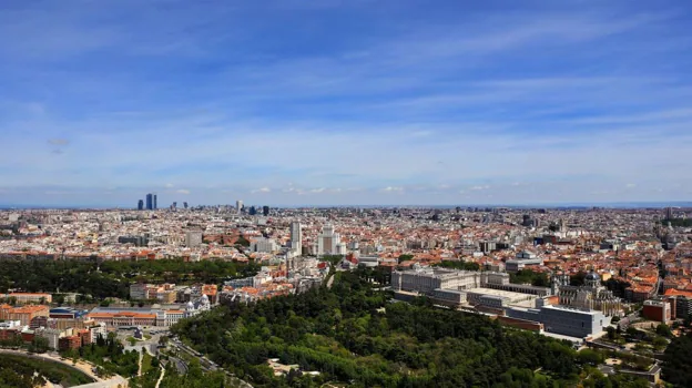 Vista desde Madrid, con el cielo despejado, desde la Casa de Campo