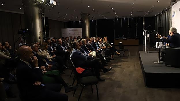 Imagen del público asistente a la charla de Javier Campos en el foro de Asfaco