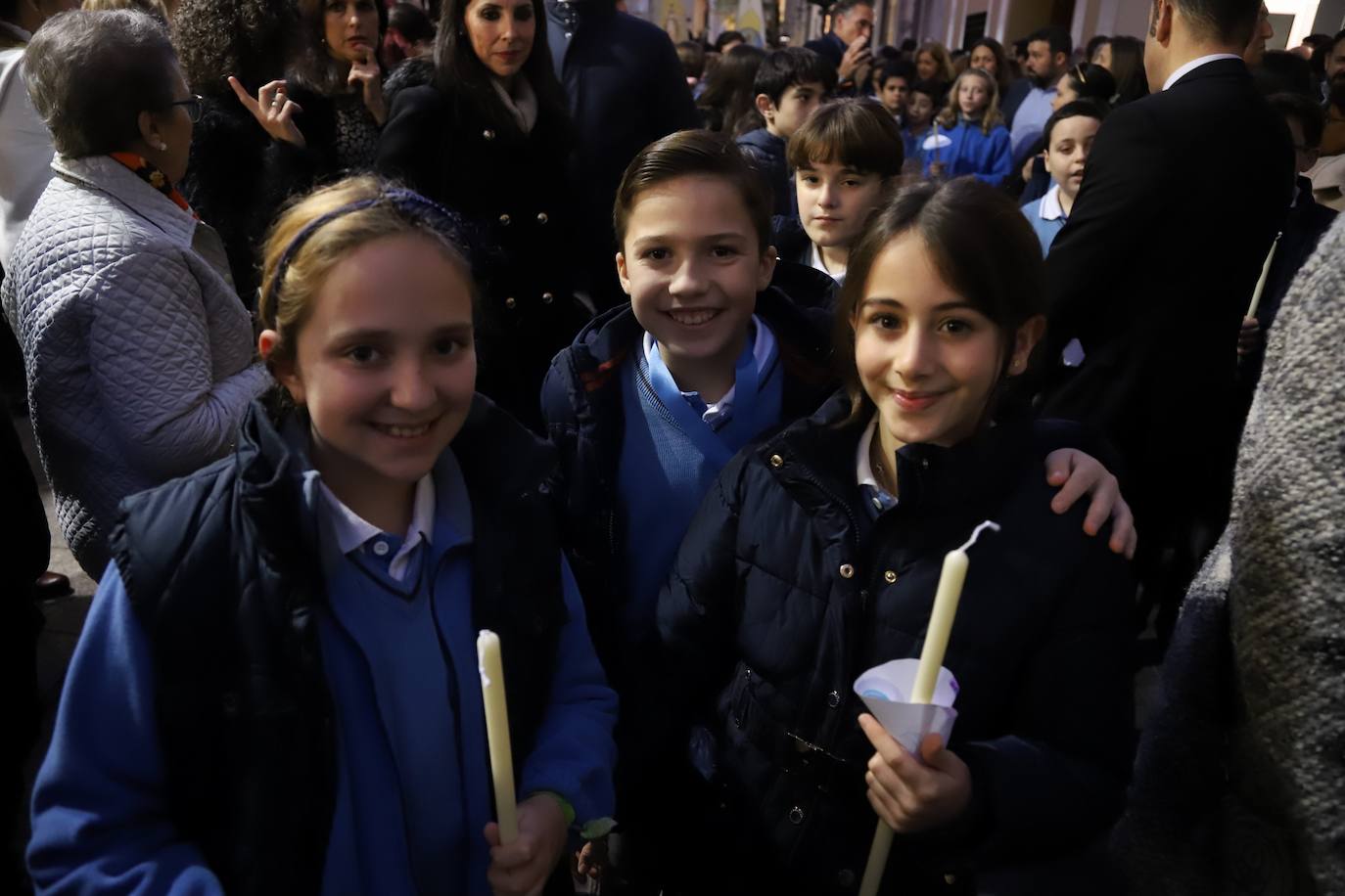 Fotos: la alegre procesión de la Virgen de la Medalla Milagrosa en Córdoba