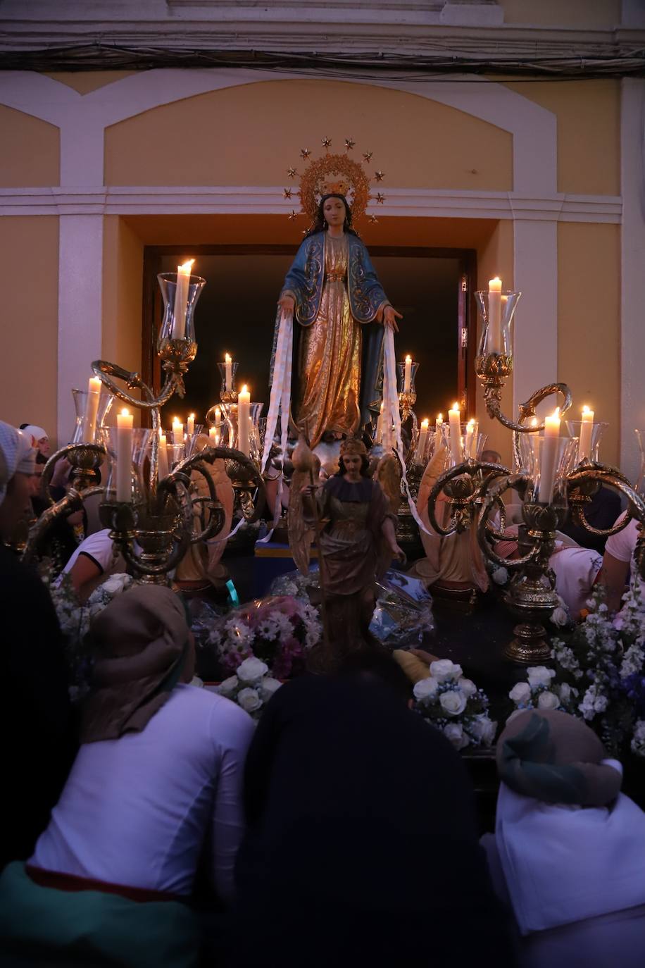 Fotos: la alegre procesión de la Virgen de la Medalla Milagrosa en Córdoba