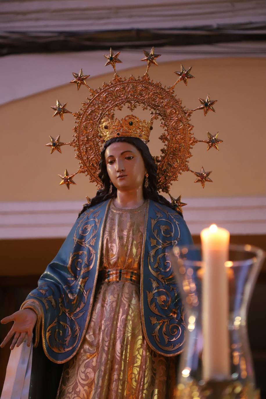 Fotos: la alegre procesión de la Virgen de la Medalla Milagrosa en Córdoba