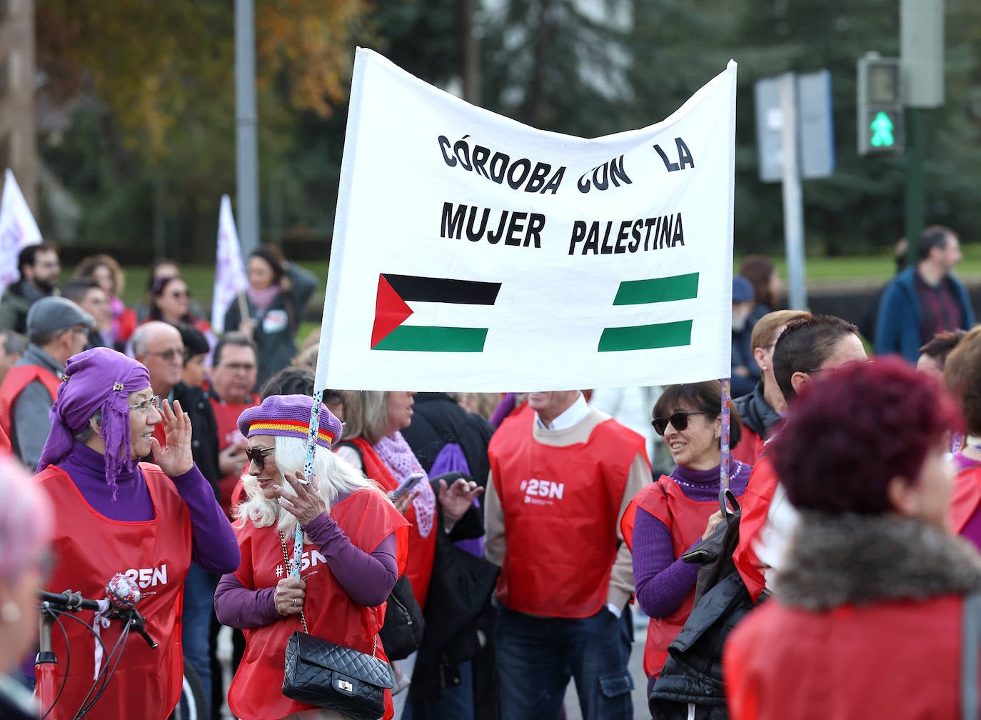Fotos: la concurrida manifestación contra la violencia machista en Córdoba