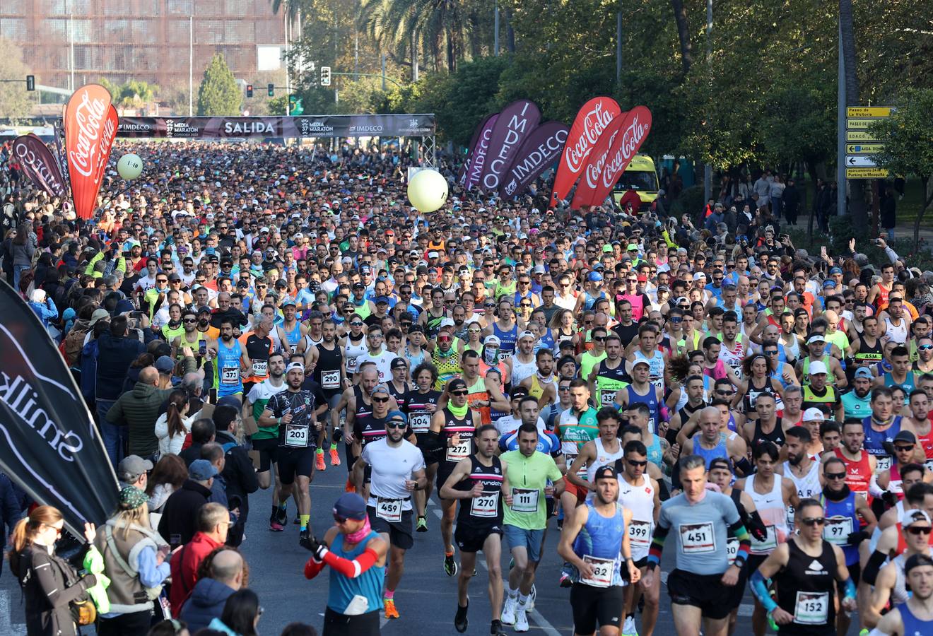 Fotos: la espectacular Media Maratón de Córdoba 2023