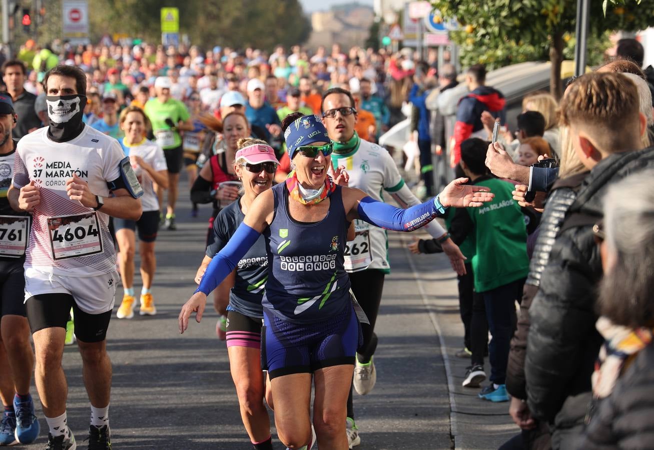 Fotos: la espectacular Media Maratón de Córdoba 2023
