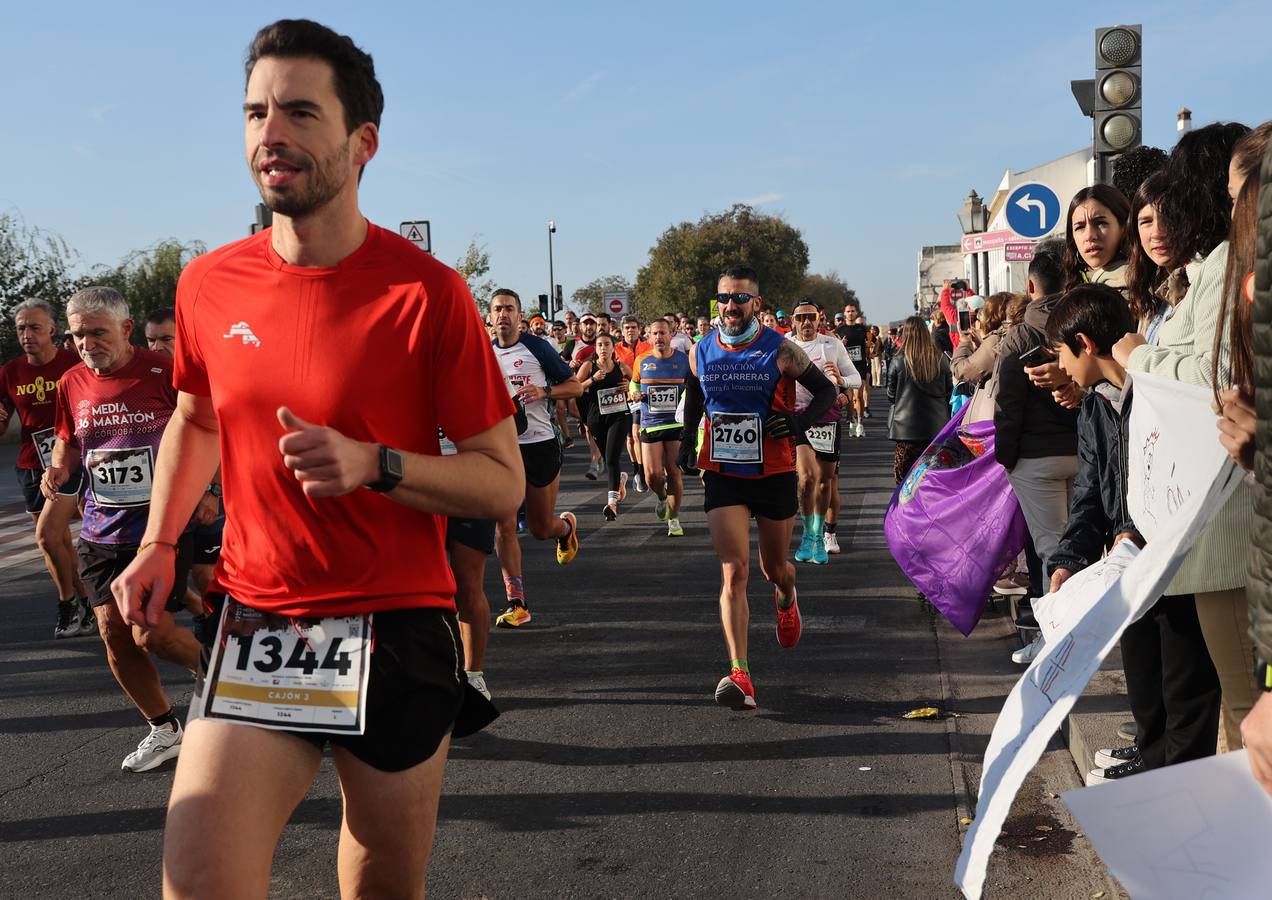 Fotos: la espectacular Media Maratón de Córdoba 2023