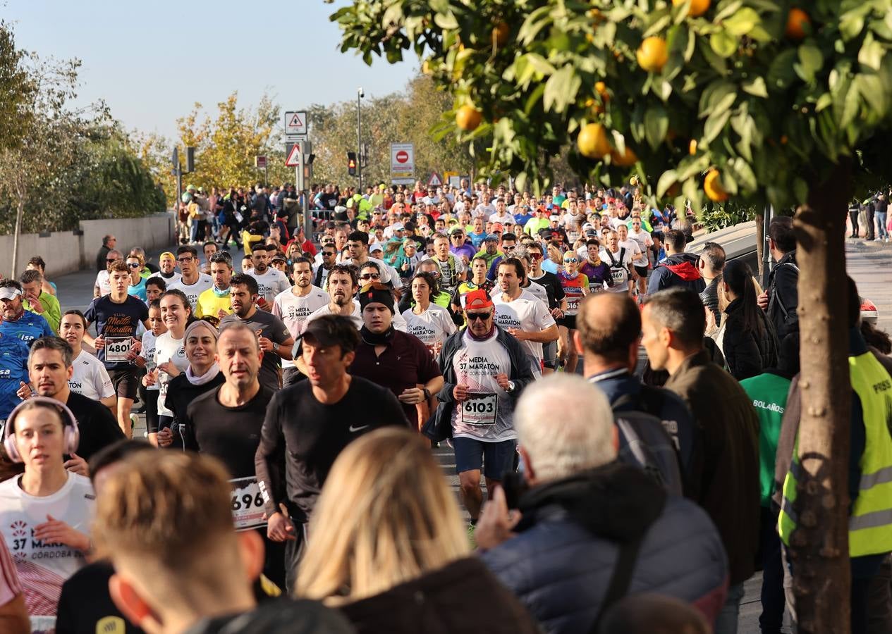 Fotos: la espectacular Media Maratón de Córdoba 2023