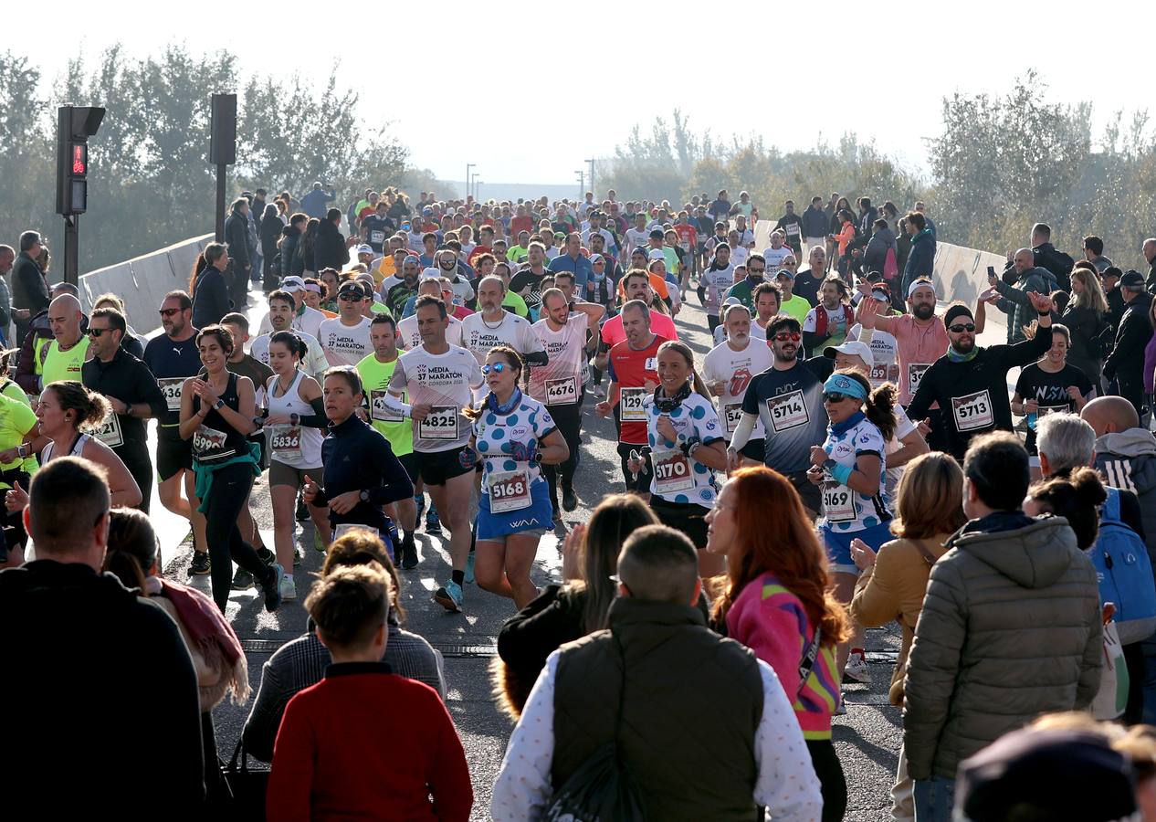 Fotos: la espectacular Media Maratón de Córdoba 2023