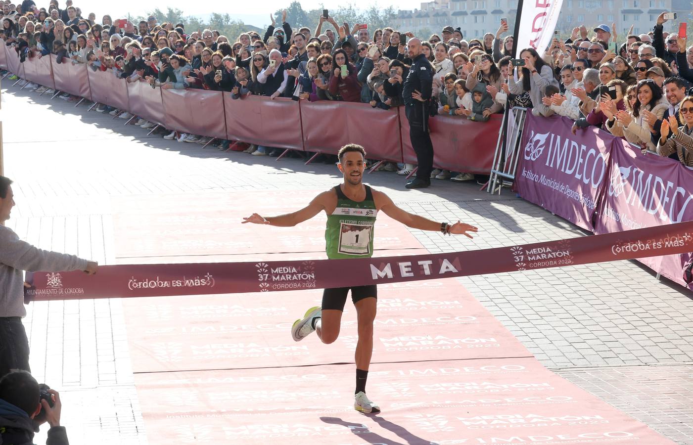 Fotos: la espectacular Media Maratón de Córdoba 2023