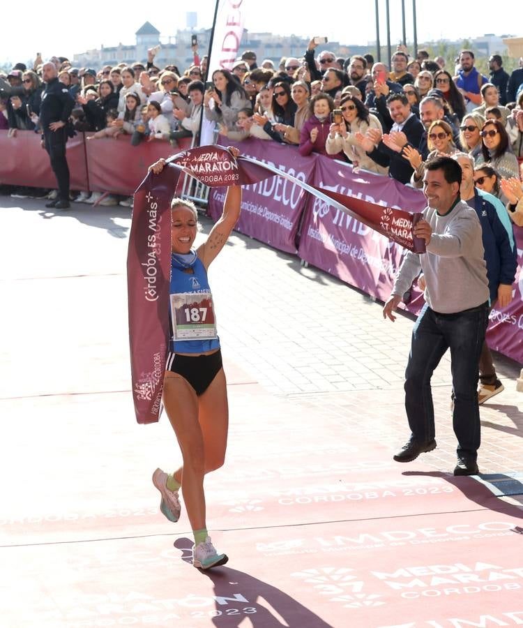 Fotos: la espectacular Media Maratón de Córdoba 2023