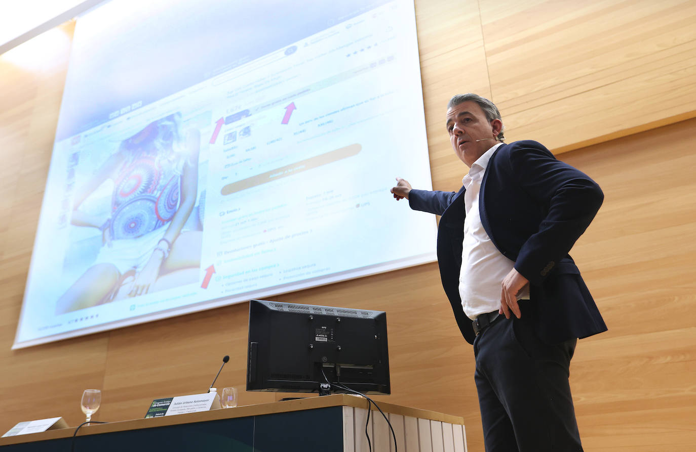 Fotos: comerciantes de toda Andalucía debaten en Córdoba su futuro