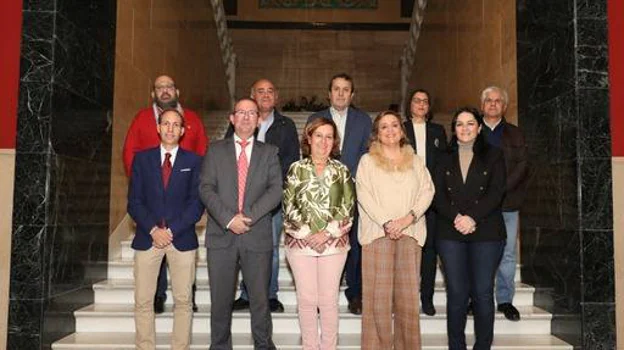 Conchi Cedillo con parte de su equipo de Gobierno