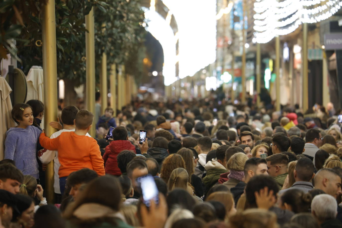 Fotos: el multitudinario encendido del alumbrado de Navidad en Córdoba