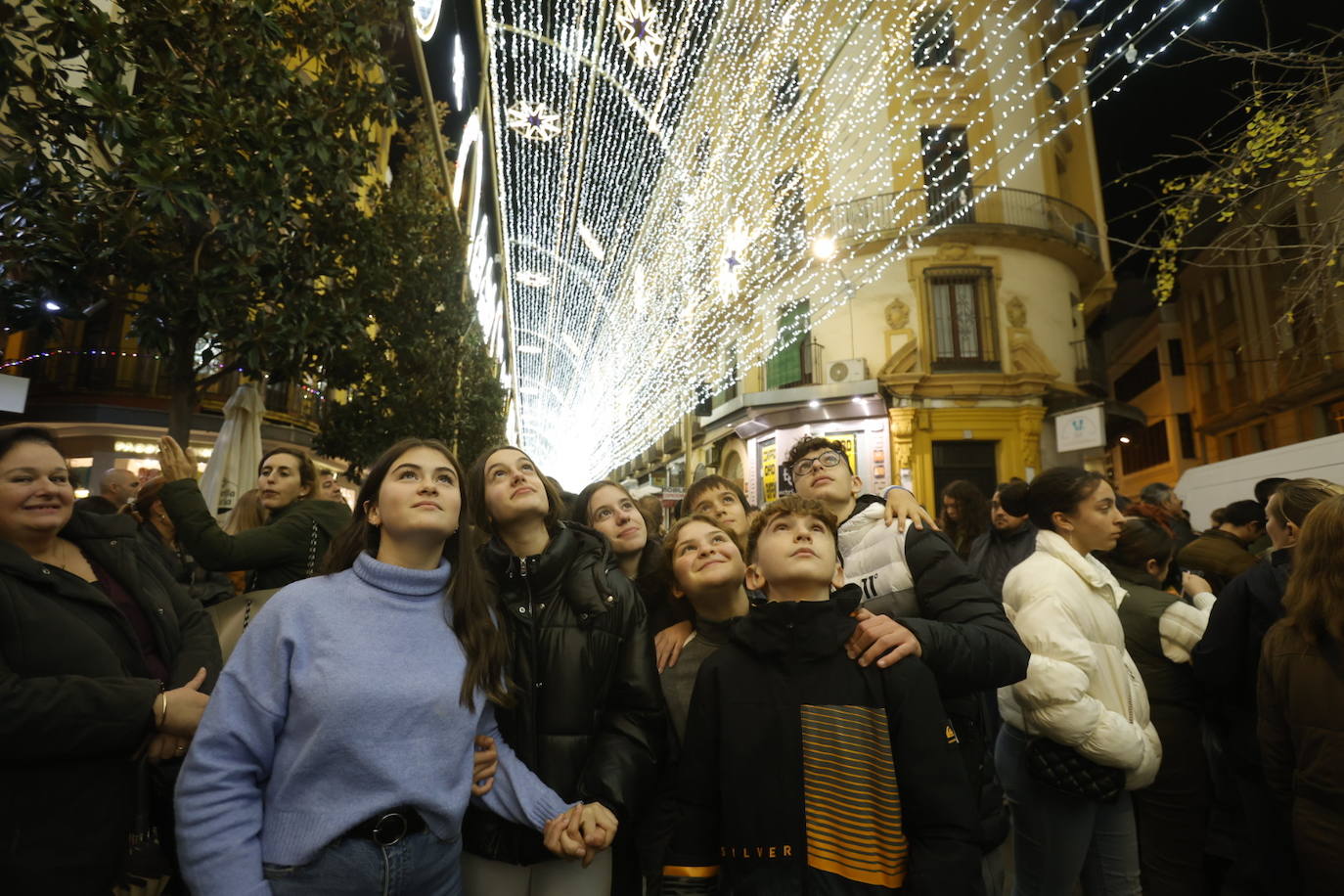 Fotos: el multitudinario encendido del alumbrado de Navidad en Córdoba
