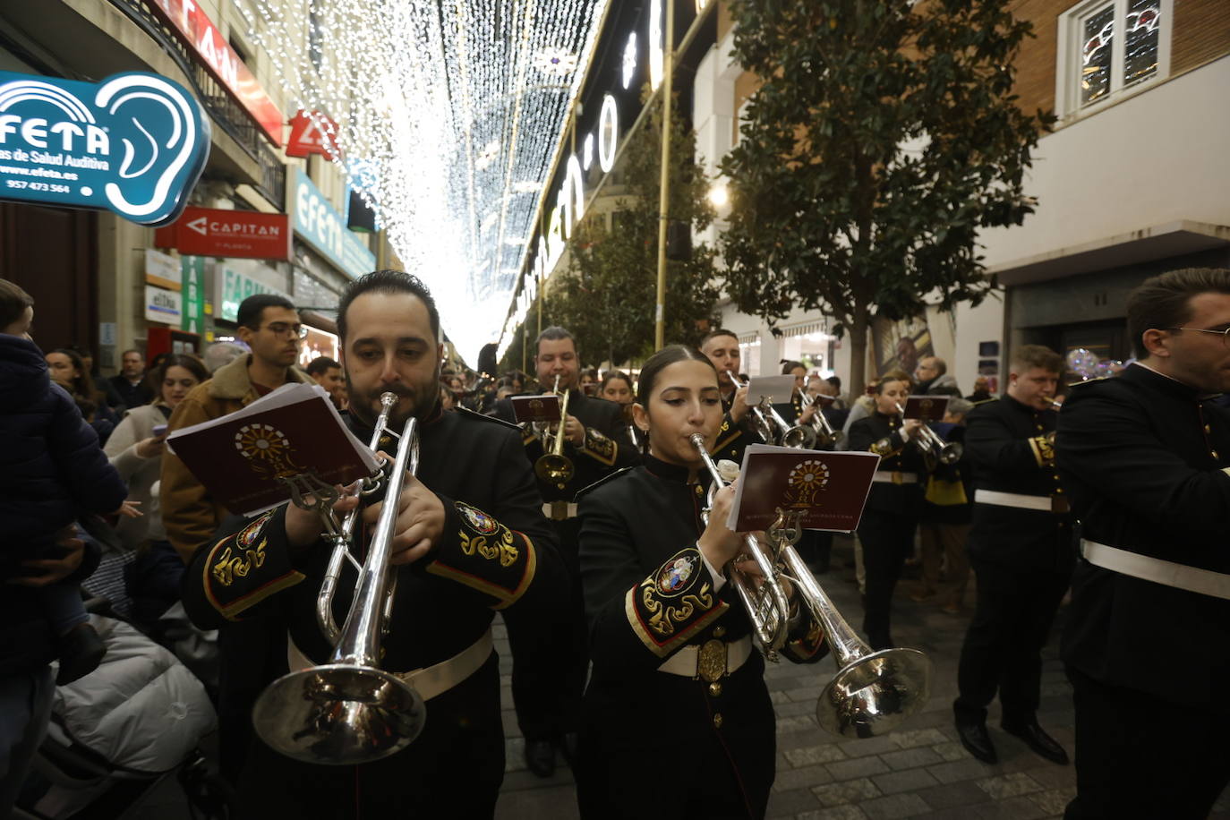 Fotos: el multitudinario encendido del alumbrado de Navidad en Córdoba