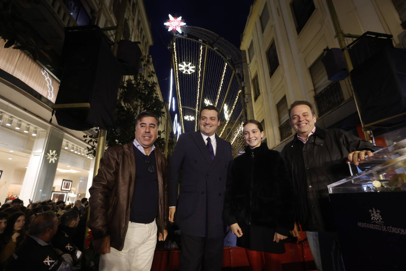 Fotos: el multitudinario encendido del alumbrado de Navidad en Córdoba
