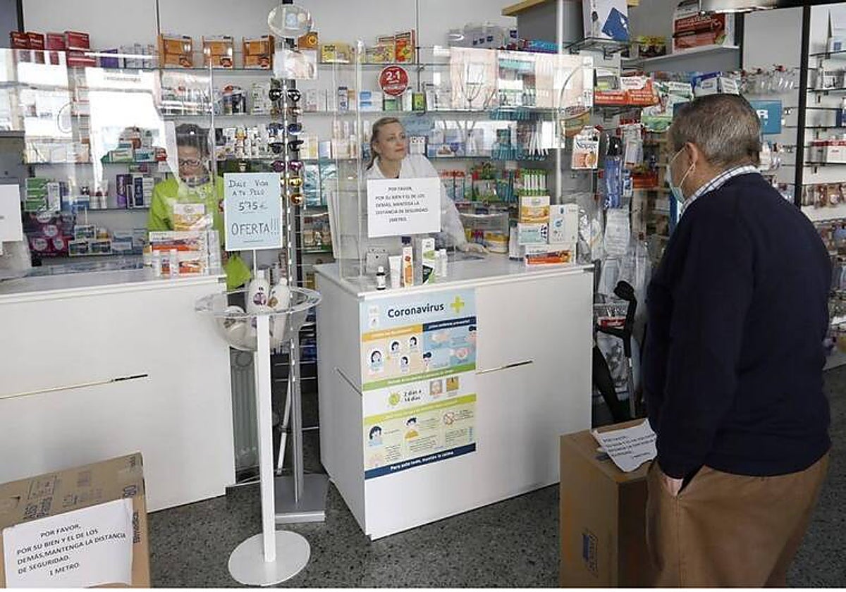 La Junta y los Farmacéuticos acuerdan la entrega de medicamentos en zonas despobladas